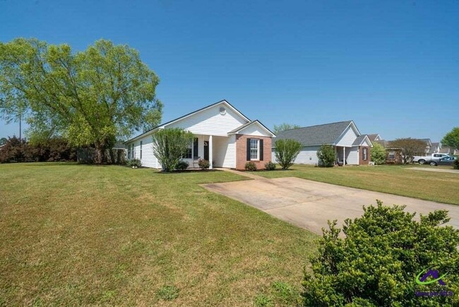 100 Strawbridge Ln
