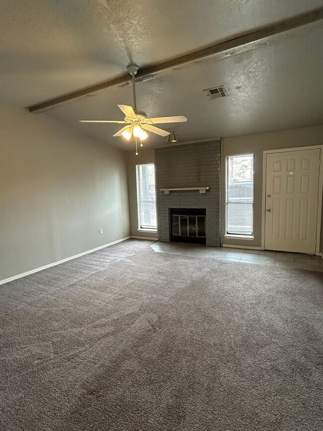 910 NE Tortoise Dr Unidad 2