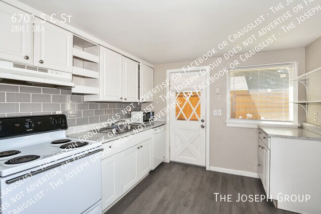 Photo - 6701 S C St