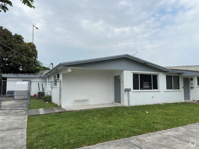 Building Photo - 3296 NW 13th Terrace Unit 3296 Rental