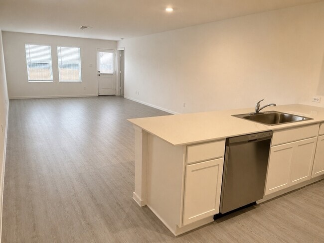 Photo - 1520 Crowson Rdg