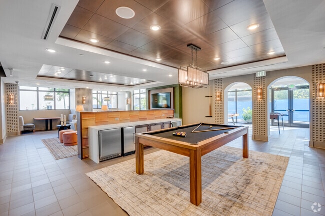 Salón - Alexan Ludlam Trace