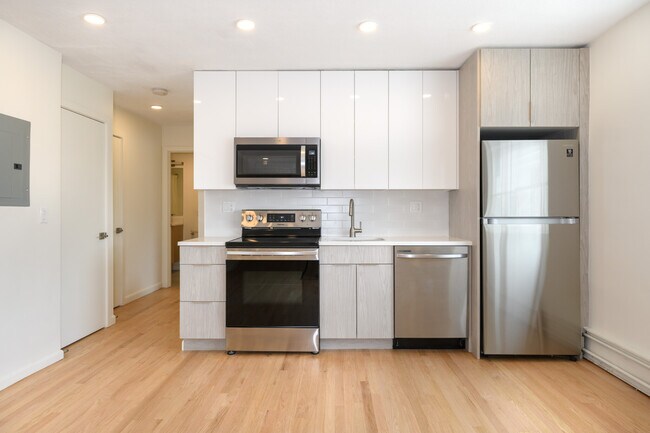 196 Hillside St Unit 3