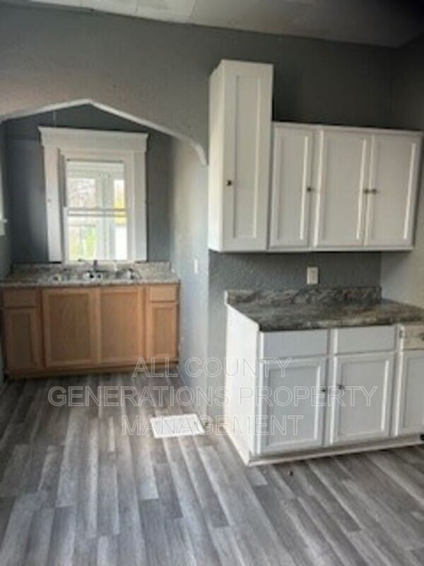 Photo - 3110 W 84th St