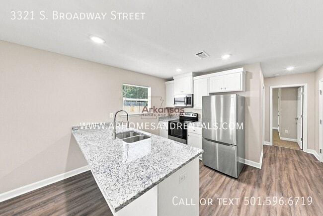 3321 Broadway St