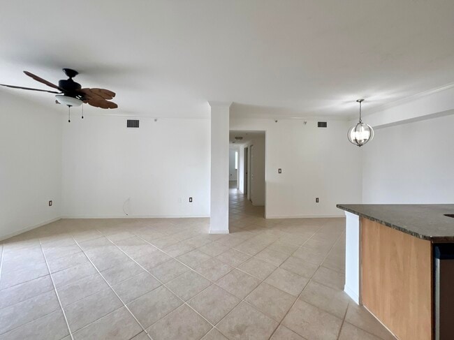 Photo - 6450 Emerald Dunes Dr Unidad 301