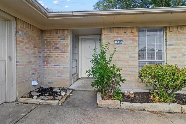 Photo - 609 Shadyglen Dr