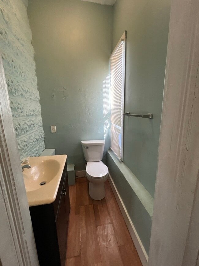 Photo - 6706 Raymond Ave