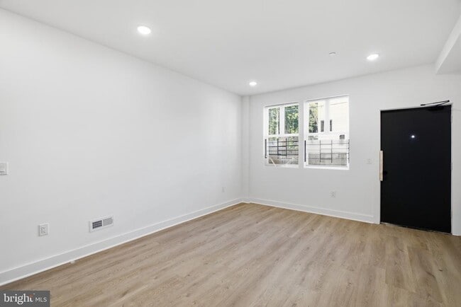 Photo - 2126 N Percy St Unit 1