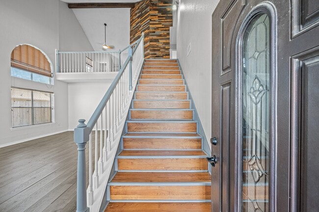 11123 Gatesden Dr