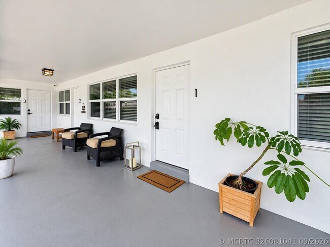 131 NE 19th Ave Unit 1-3