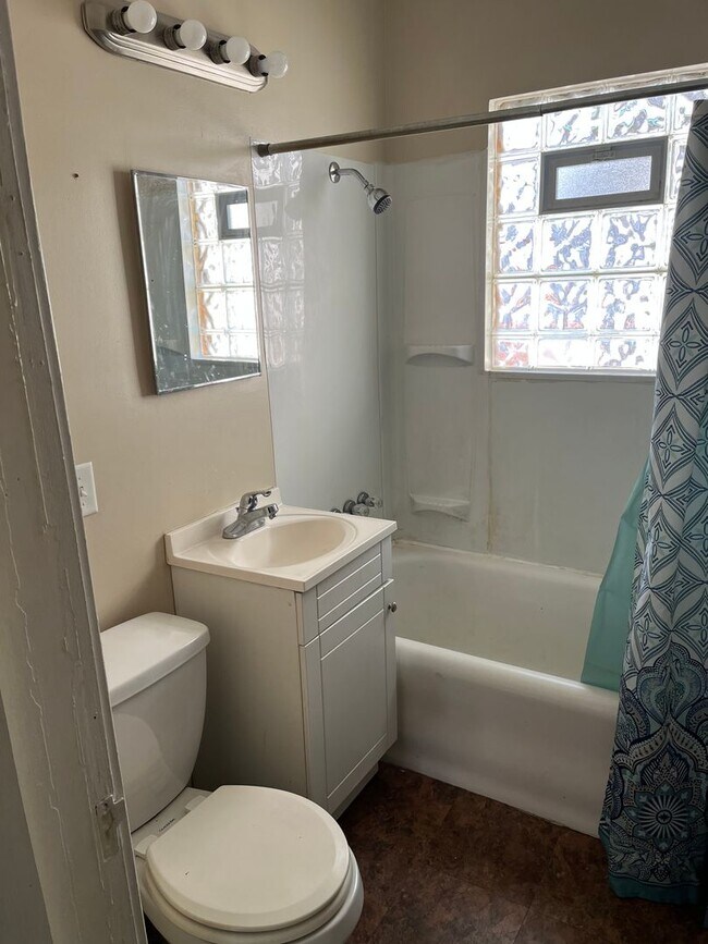 Photo - Akron Single Home