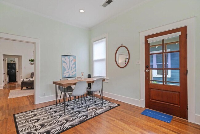 Photo - 2030 Young Ave