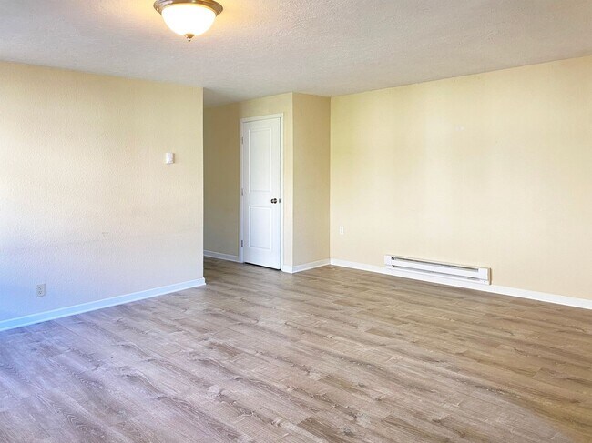 Photo - 26th1015-1017 Unit 26th1017