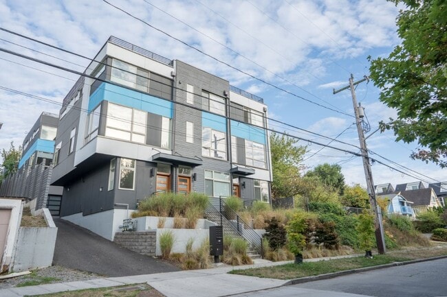 Photo - 3Bd/3.25Ba Seattle