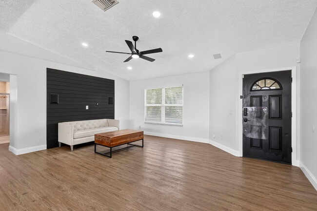 Photo - 756 SW Ancona Rd