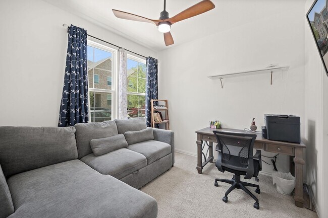 5243 Legacy St