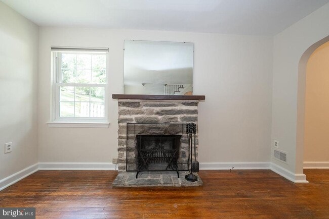 Photo - 418 Weadley Rd