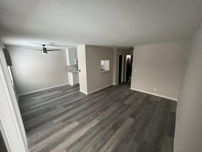 401 S Hobart Blvd