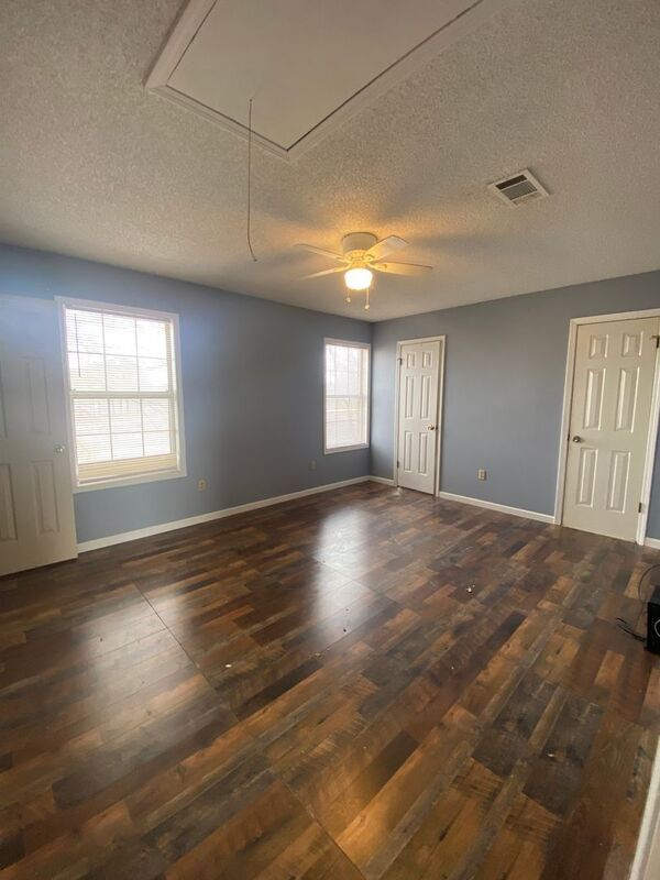 Photo - 3736 Deer Crossing