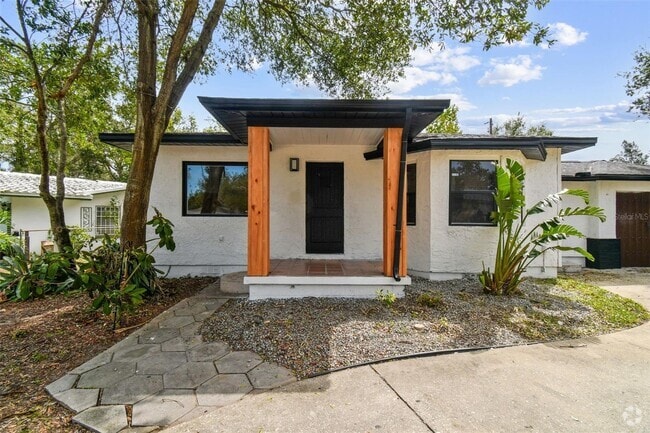 Building Photo - Clearwater 2/1 updated SFH Rental
