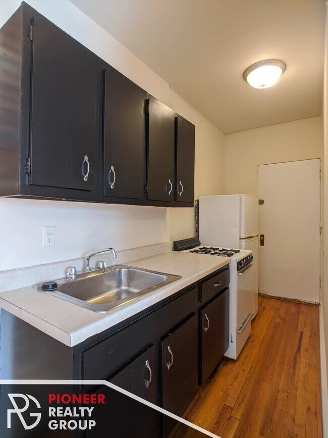 Photo - 957 W Cornelia Ave Unit 1b