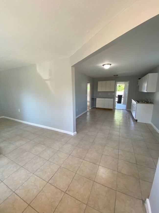 Photo - 33 Leland Ave Unit Lower Apartment