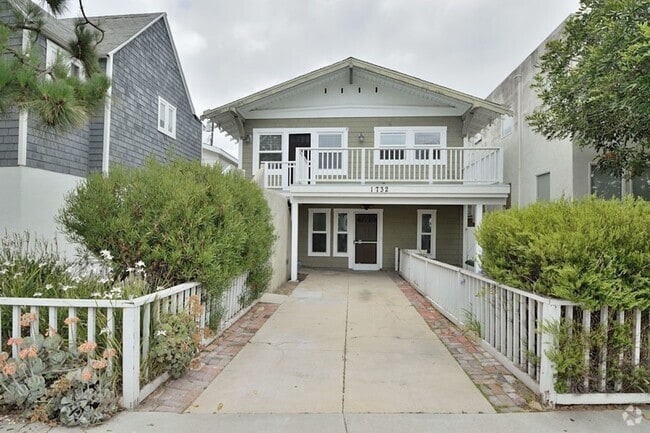 Building Photo - 1732 Unit Upper Rental