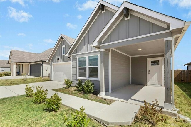 Photo - 203 Sweetwater Crk Ln