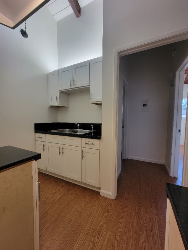 Photo - 7340 Ventura Canyon Ave Unidad 3