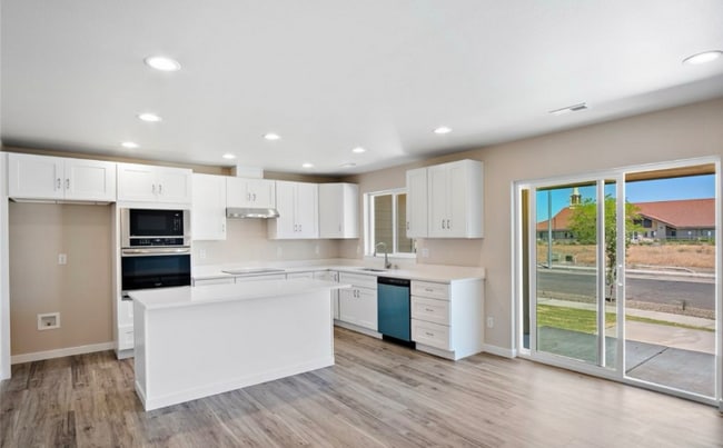 Photo - 931 Ted Yao Way Unit B