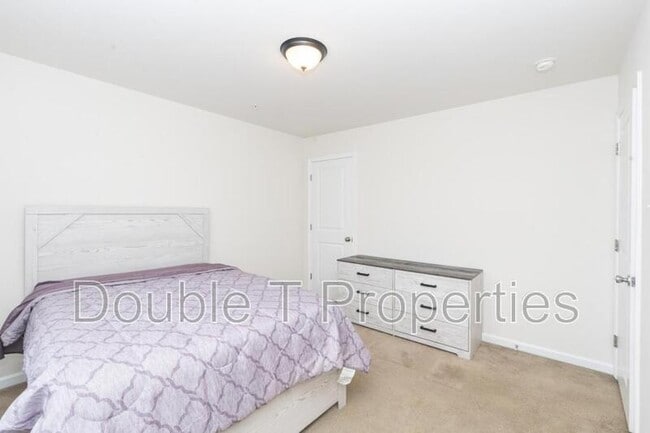 Photo - 1841 Graymount Way