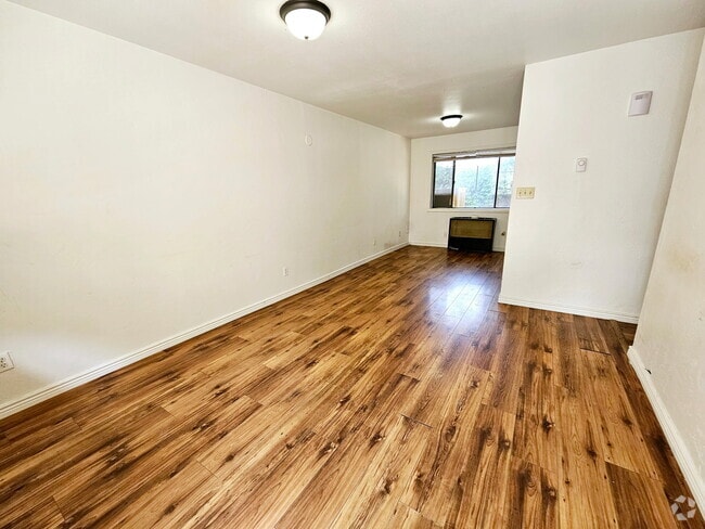 Building Photo - 3255 Mesa Ave Unit A Rental