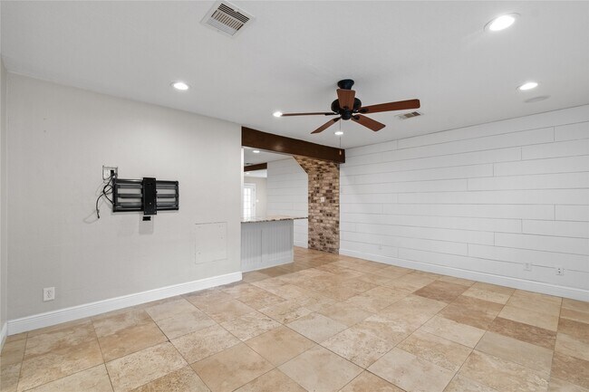 Photo - 6413 Remlap St