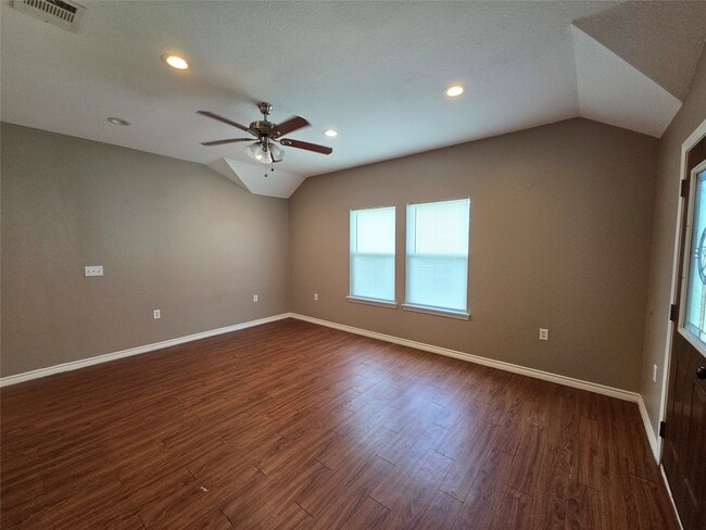 Photo - 438 Spence Ln