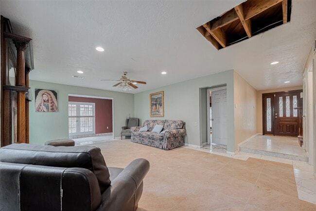 Building Photo - 4015 Black Locust Dr