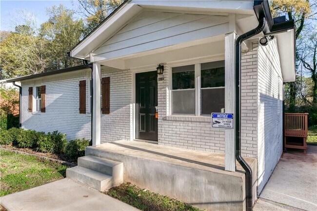 Photo - 375 Cleveland Ave SW