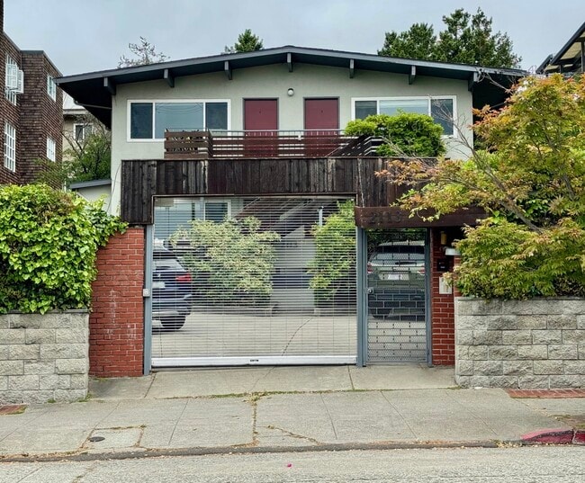 Building Photo - 2113 Rose St Unit 1