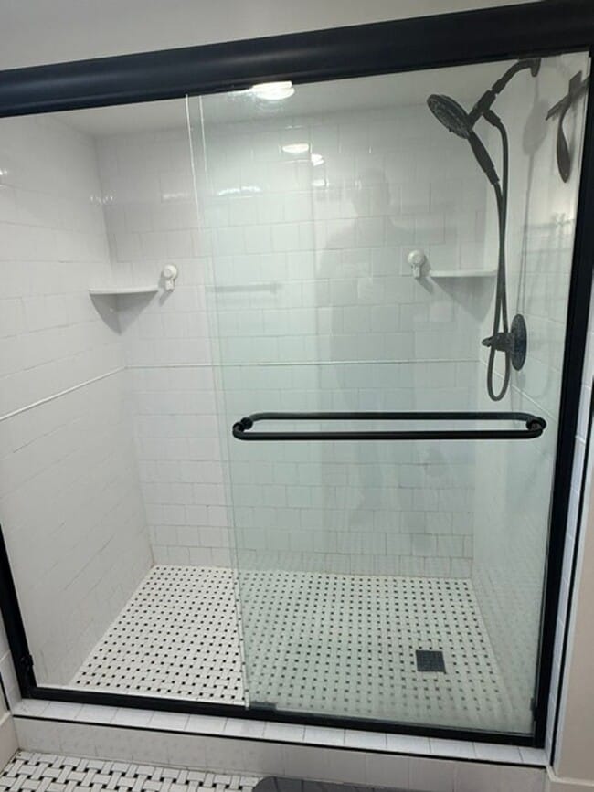 Photo - 1053 W 500 N