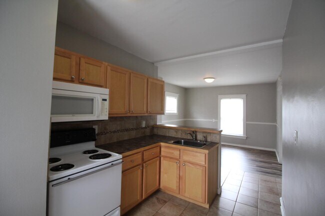 Photo - 948 Park St SW