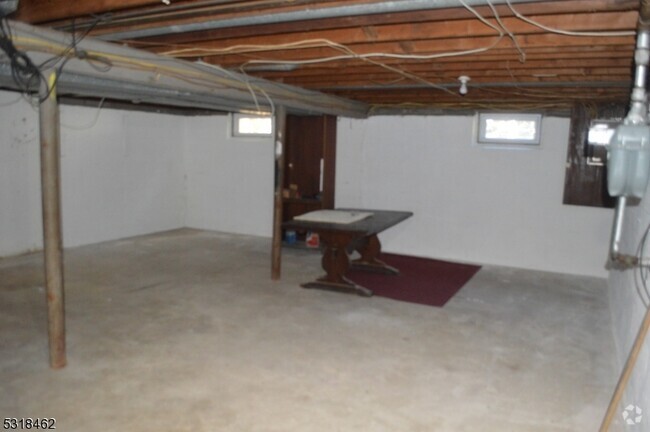 Building Photo - 521 Ramapo Valley Rd Rental