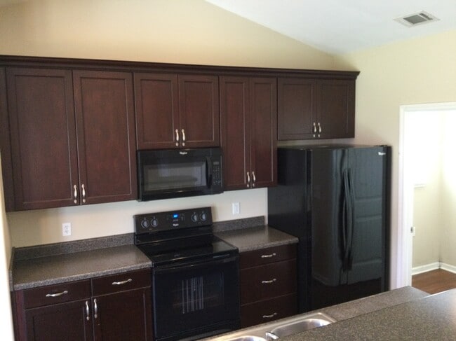 Photo - 25 Twin Oaks Pl
