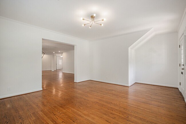 Photo - 6601 Brompton Rd