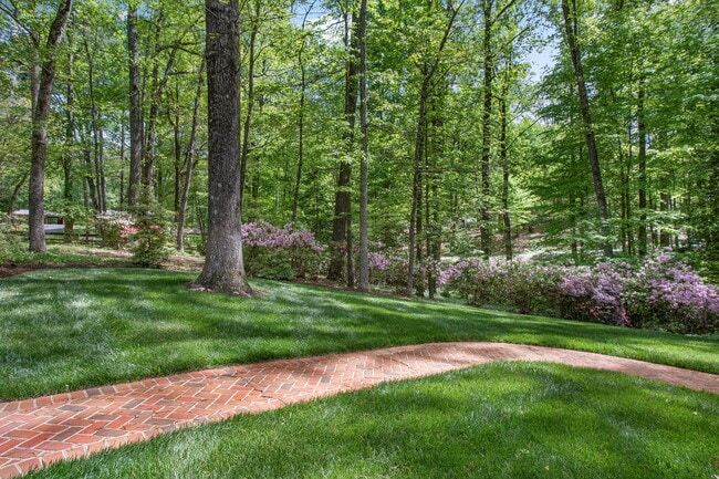 Photo - 9900 Kingsbridge Rd
