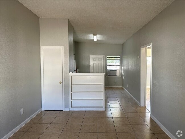 Building Photo - 3359 Frick Rd Unit 5 Rental