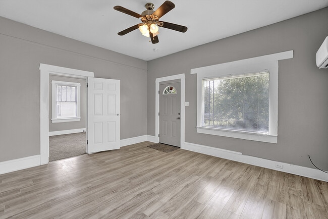 Photo - 2221 Gurnee Ave