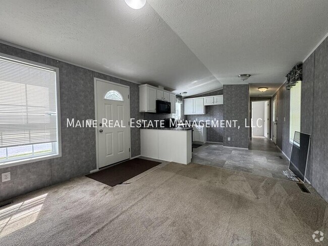 Building Photo - 670 Benton Ave Rental