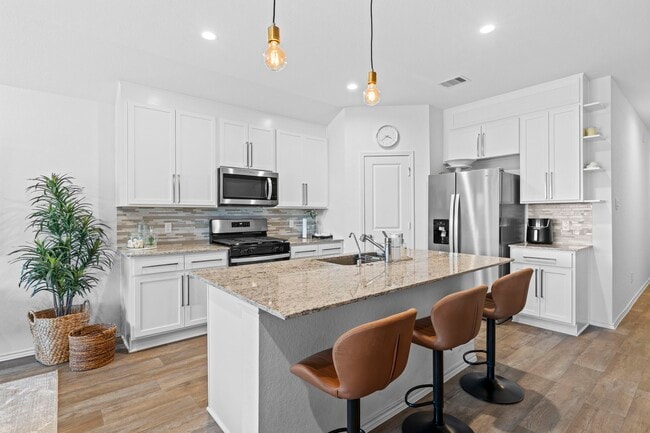 Photo - 31234 Yatesbury Ln