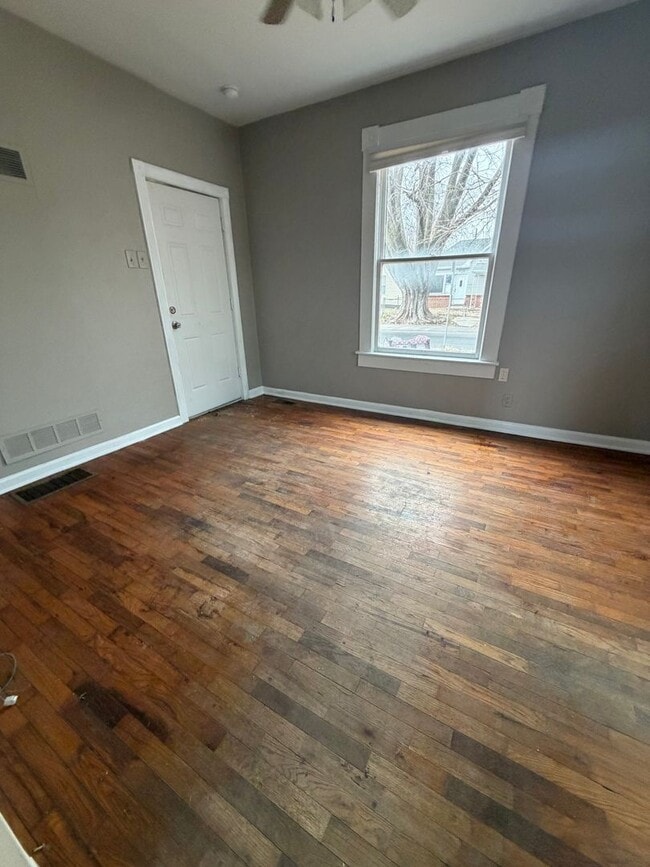 Photo - 1 Bedroom/1 Bath House. Garage & Fenced in Yard!