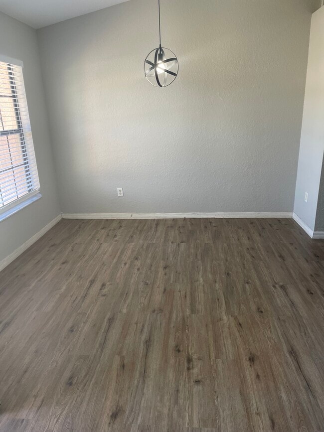 Photo - 1055 Bismarck Rd